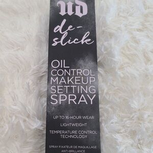 Urban Decay De-Slick Oil Control Makeup Setting Spray - NIB